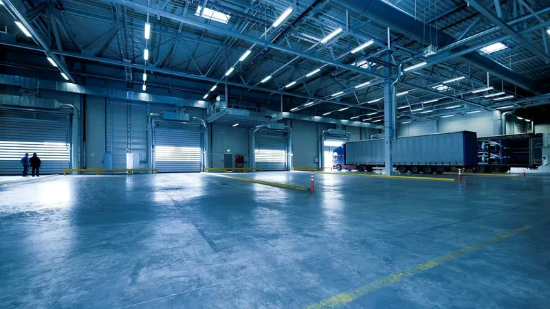 Warehouse floor operations with compressed work schedule